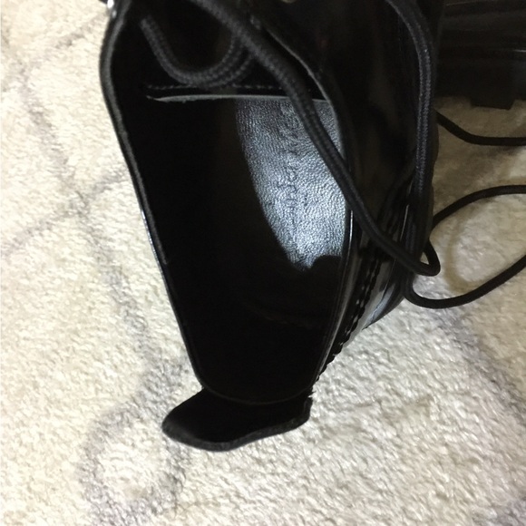 Alexander McQueen Black Glossy Loafers - Picture 9 of 9